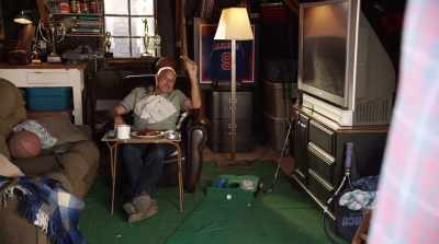 -Hey, son.
-Wow, Dad, nice man cave. - Deported