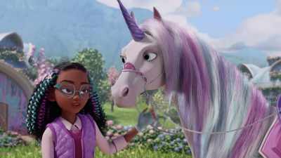 Hey, Sophia, I think I know
where to hide the crown star. - Unicorn Academy