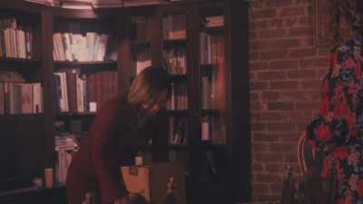 - Hey, sorry I was just moving some boxes - Amor Emanuelle