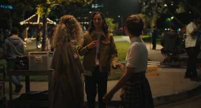 -Hey, sorry. Um, Jody's asking for you.
-Oh! - Hollywood Stargirl