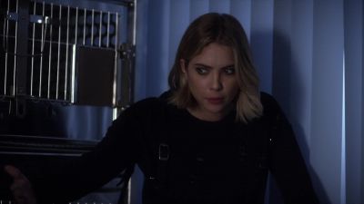 Hey, Spencer, not all of them,
that's my dinner. - Pretty Little Liars