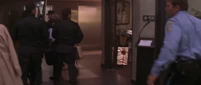 Hey, stand back. - Die Hard 2