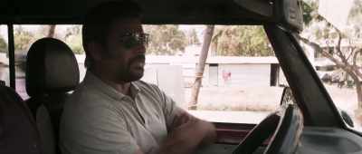 Hey, stop the vehicle a little ahead - Vikram Vedha