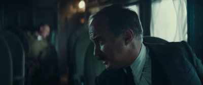 - Hey, stop thinking about the junta.
- No, no. - While at War