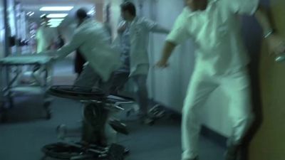 Hey, straight ahead. - CSI: Crime Scene Investigation