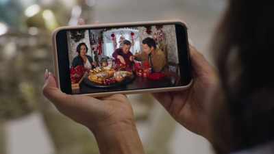 - Hey, stuff and talk you guys, - A Big Fat Family Christmas