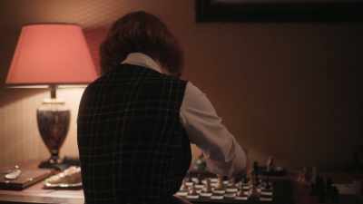 - Hey!
- Stupid… - The Queen's Gambit