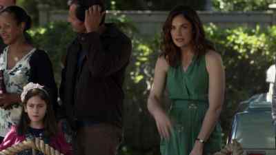 Hey, sweetie.
Hi. - The Affair