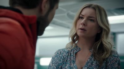 Hey. Talk to me. What's wrong? - The Resident