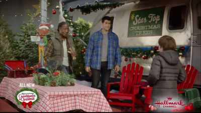 Hey! That's my favorite people.
How you doin' there, buddy? - Christmas Under the Stars