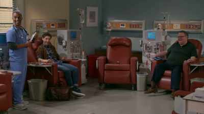 -Hey, there he is.
-Hey, big guy.
Eli! [laughs] - B Positive