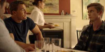 Hey, there.
You need an extra set of hands? - Reacher