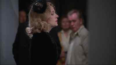 Hey, there's a woman here! - Opening Night