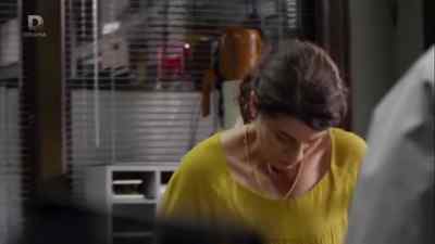 Hey, there's this crazy lady... - The Brokenwood Mysteries