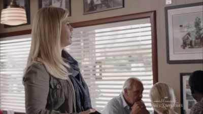 Hey, there's Stan
Russell. Hey Stan, wait up. - Chronicle Mysteries: Recovered