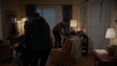 Hey. They're here. - Manifest