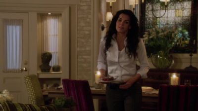 - Hey. This is pretty good.
- Oh, no, thank you. - Rizzoli & Isles