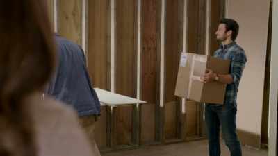 Hey. This work
site is off limits. - Flip That Romance