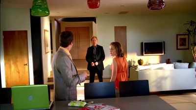Hey,those are my contacts. - CSI: Miami