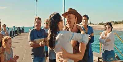 - Hey, told you I'd make it.
- You came. - The Naked Wanderer