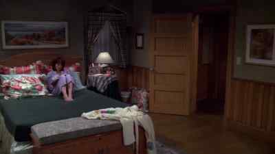 - Hey, that tupperware stuff
is pretty good. - Everybody Loves Raymond