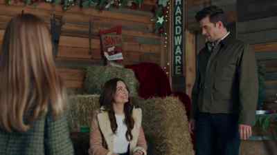 Hey, uh, Mia, Max,
this is my friend, Maggie. - All I Need for Christmas