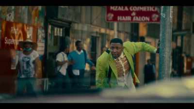 -Hey!
-Use your gun! - iNumber Number: Jozi Gold