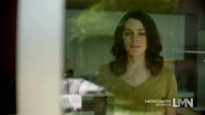 - Hey.
- 'Viv, this is Alexis.' - Deadly Daughter Switch