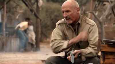 Hey, wait a minute. - Tremors 5: Bloodlines