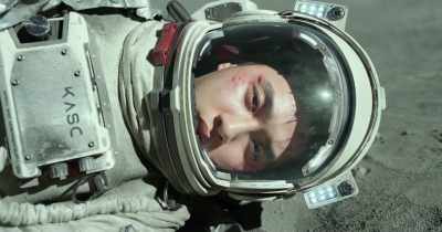Hey, wait! Where are you going? - The Moon