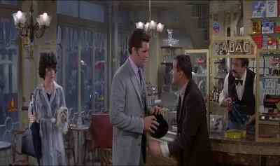 Hey, watch it. This is a new hat. - Irma la Douce