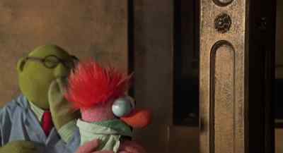 Hey, way to chuck,
way to look, way to move! - The Great Muppet Caper