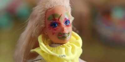 -Hey.
-Weird. - Barbie