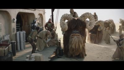 Hey! What are you doin'?
That's an explosive. - The Mandalorian