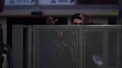 Hey! What are you doing? MAN 2 :
In trouble now, mate. - Torchwood