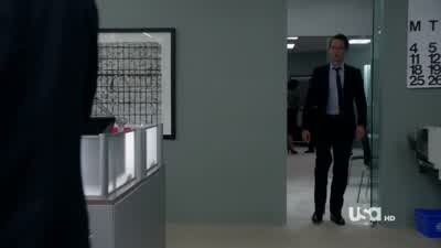 Hey, what are you all doing at my desk? - Suits