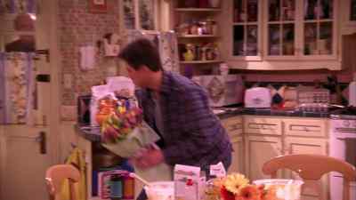 - Hey, what-- - Everybody Loves Raymond