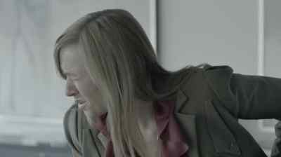 - Hey... What's going on?
- It pinches, I've got cramps. - The Bridge
