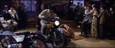 Hey, what's going on?! - Cleopatra Jones and the Casino of Gold