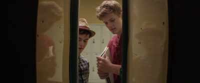 Hey, what's that? - Max and Me