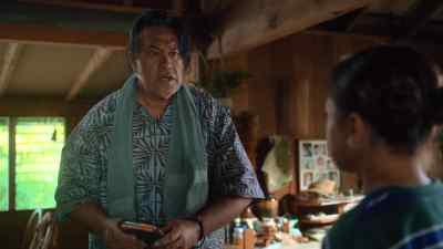 - Hey, where'd you get that?
- Mom's room. - Finding ʻOhana