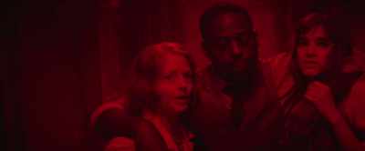 - Hey!
- Where's the girl? Where's Mo? - Hotel Artemis