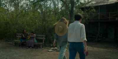 - Hey, who was that guy?
- I don't know. I've never seen him. - The Mosquito Coast