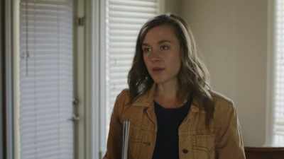 -Hey, would you do me a favor?
-Sure. - Murder Runs in the Family