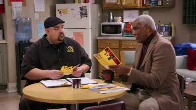 -Hey, y'all.
-[chuckles] - Mr. Iglesias