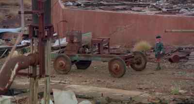 - Hey!
- Yes! - Walkabout
