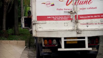 Hey! You can't park there! - Narcos