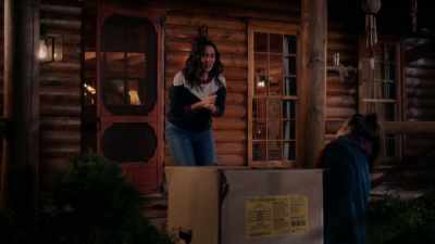 - Hey.
- You didn't go to the motel? - Girls5eva