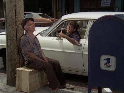 HEY, YOU WANT
TO EARN FIVE BUCKS? - Hawaii Five-O