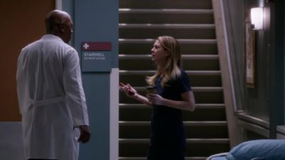 Hey! Your appy turned into
a four-hour ileocecectomy? - Grey's Anatomy